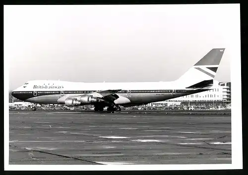 Fotografie Flugzeug Boeing 747 Jumbojet, Passagierflugzeug der British Airways, Kennung G-AWNH