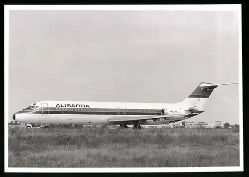 Fotografie Flugzeug Douglas DC-9, Passagierflugzeug der Alisarda, Kennung HB-IKC