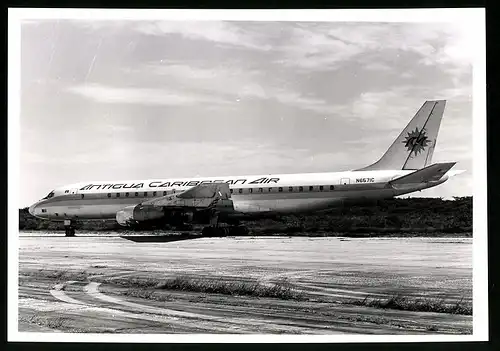 Fotografie Flugzeug Douglas DC-8, Passagierflugzeug der Antigua Caribbean Air, Kennung N6571C
