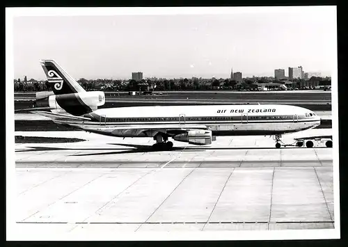 Fotografie Flugzeug Douglas DC-10, Passagierflugzeug der Air New Zealand