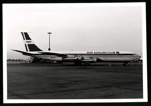 Fotografie Flugzeug Boeing 707, Passagierflugzeug der Air Mauritius, Kennung 3B-NAE