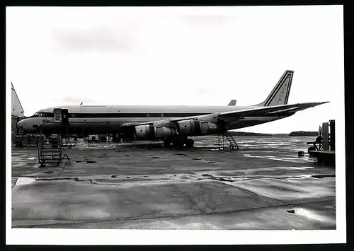 Fotografie Flugzeug Douglas DC-8, Frachtflugzeug der Alitalia, Kennung 3D-ADV