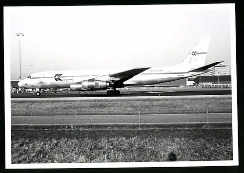 Fotografie Flugzeug Douglas DC-8, Frachtflugzeug der Air Cargo, Kennung 9G-MKA