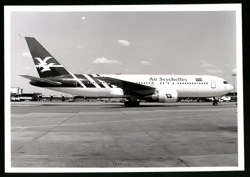 Fotografie Flugzeug Boeing 767, Passagierflugzeug der Air Seychelles, Kennung S7-AAS