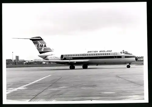 Fotografie Flugzeug Douglas DC-9, Passagierflugzeug der British Midland, Kennung N48075