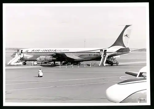 Fotografie Flugzeug Boeing 707, Passagierflugzeug der Air India, Kennung VT-DVA