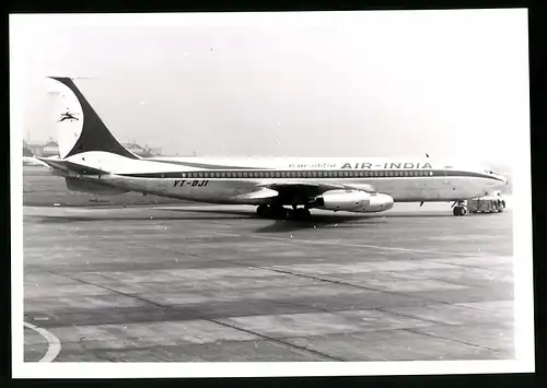 Fotografie Flugzeug Boeing 707, Passagierflugzeug der Air India, Kennung VT-DJI