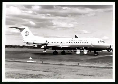 Fotografie Flugzeug Fokker F28, Passagierflugzeug der East West, Kennung VH-EWD