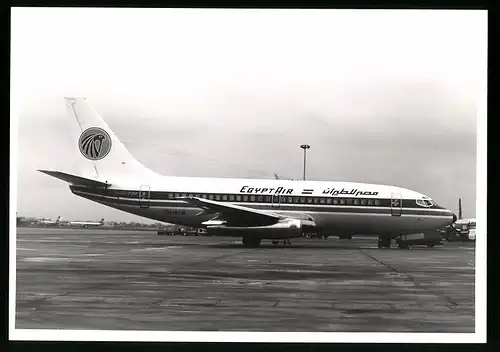 Fotografie Flugzeug Boeing 737, Passagierflugzeug der Egypt Air, Kennung SU-AYM