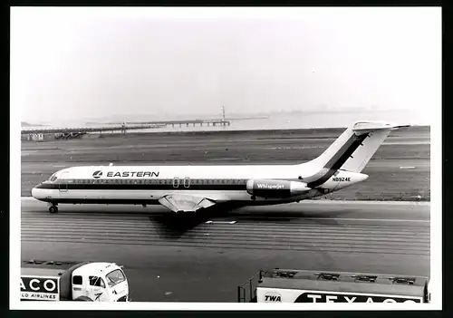 Fotografie Flugzeug Douglas DC-9, Passagierflugzeug der Eastern, Kennung N8924E