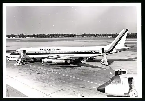 Fotografie Flugzeug Douglas DC-8, Passagierflugzeug der Eastern, Kennung N8609