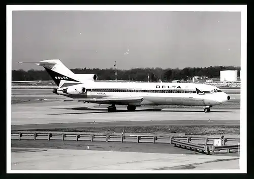 Fotografie Flugzeug Boeing 727, Passagierflugzeug der Delta Airlines, Kennung N4780A