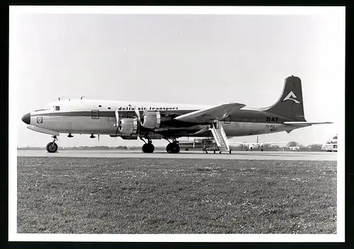 Fotografie Flugzeug Douglas DC-6, Frachtflugzeug der Delta Air Transport, Kennung OO-RVS