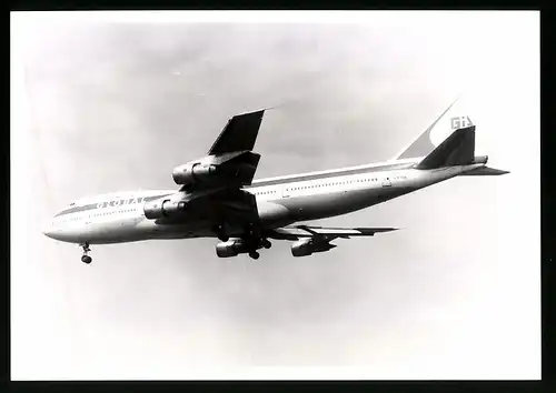 Fotografie Flugzeug Boeing 747 Jumbojet, Passagierflugzeug der Global Air, Kennung C-FTOA