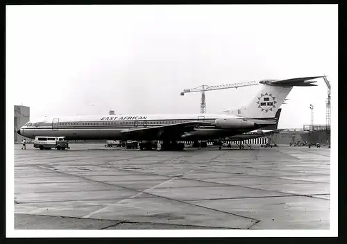 Fotografie Flugzeug Vickers VC-10, Passagierflugzeug der East African, Kennung 5Y-ADA