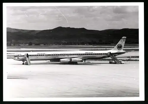Fotografie Flugzeug Douglas DC-8, Passagierflugzeug der Iberia, Kennung EC-BOS