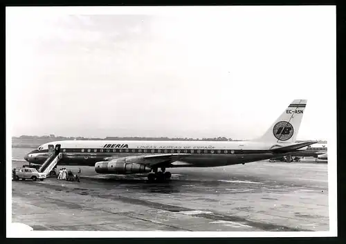 Fotografie Flugzeug Douglas DC-8, Passagierflugzeug der Iberia, Kennung EC-ASN