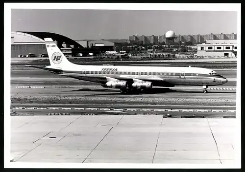 Fotografie Flugzeug Douglas DC-8, Passagierflugzeug der Iberia, Kennung EC-ARC