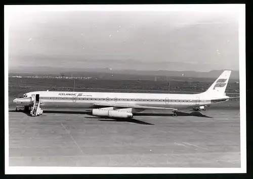 Fotografie Flugzeug Douglas DC-8, Passagierflugzeug der Icelandair, Kennung TF-FLF