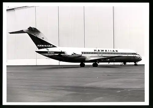 Fotografie Flugzeug Douglas DC-9, Passagierflugzeug der Hawaiian, Kennung NI799U