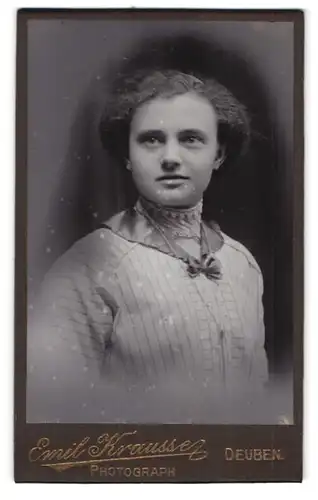 Fotografie Emil Krausse, Deuben, Junge Dame mit moderner Frisur