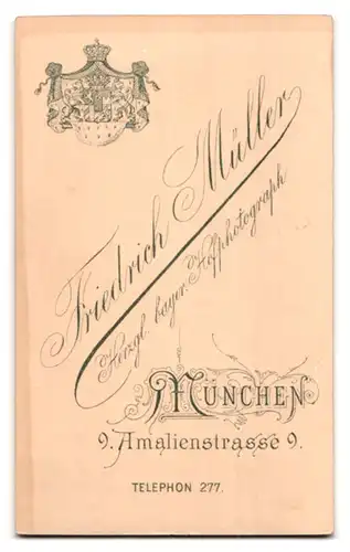 Fotografie Friedrich Müller, München, Amalienstr. 9, Junges Paar in modischer Kleidung