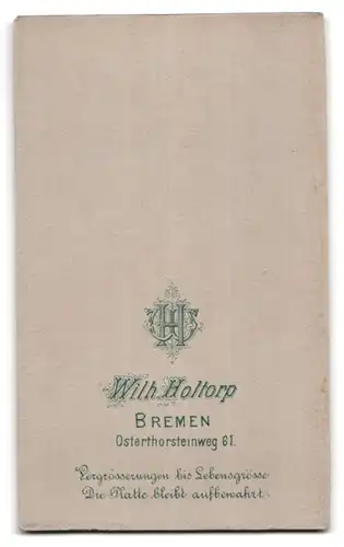 Fotografie Wilh. Holtorp, Bremen, Osterthorsteinweg 61, Frau mit Halsband und Brosche