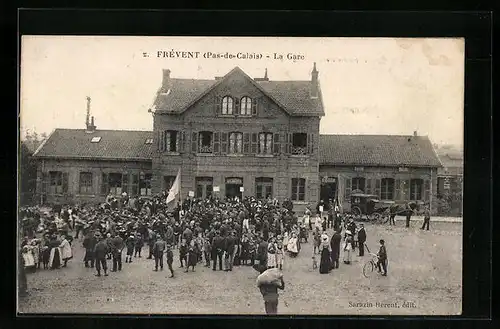 AK Frévent, La Gare, Bahnhof