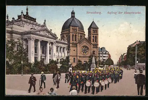 AK Strassburg, Aufzug der Hauptwache mit Passanten