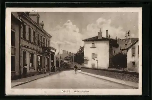 AK Dieuze, Bahnhofstrasse mit Geschäft