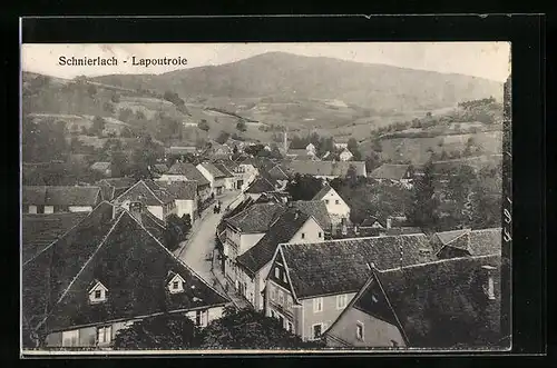 AK Schnierlach-Lapoutroie, Teilansicht mit Hauptstrasse, aus der Vogelschau