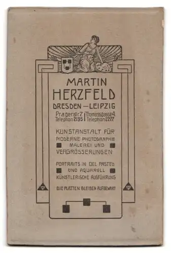 Fotografie Martin Herzfeld, Dresden, Pragerstr. 7, Portrait bildschönes Mädchen mit hübscher Halskette