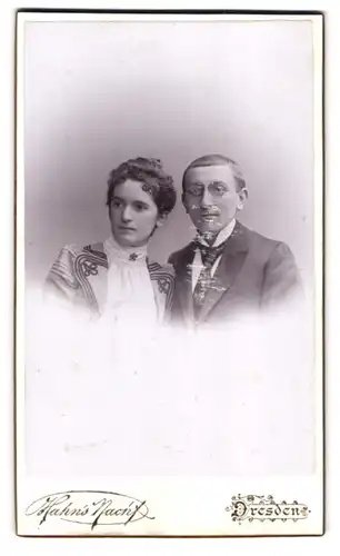 Fotografie Hahn Nachf., Dresden-A., Ferdinandstr. 11, Portrait eines elegant gekleideten Paares