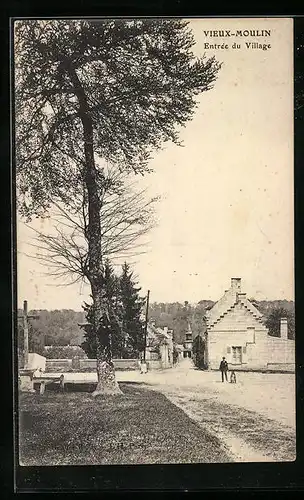 AK Vieux-Moulin, Entrée du Village