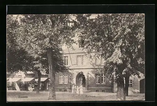 AK Zossen, vor dem Rathaus