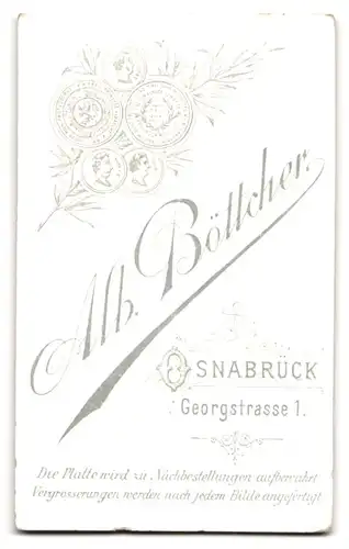 Fotografie Alb. Böttcher, Osnabrück, Georgstr. 1, Portrait dunkelhaarige Schönheit in prachtvoller weisser Bluse