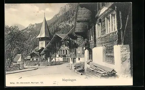 AK Meyringen, auf der Strasse zur Kirche hin