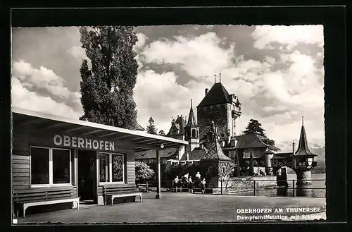 AK Oberhofen am Thunersee, Dampfschiffstation mit dem Schloss