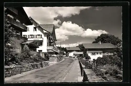 AK Beatenberg, auf der Dorfstrasse mit Tea-Room Ravorita