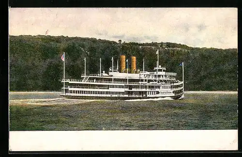 AK Day Line Steamer Hendrick Hudson on the Hudson River