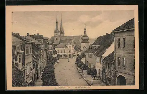 AK Saalfeld a. S., Breitestrasse mit Kirche