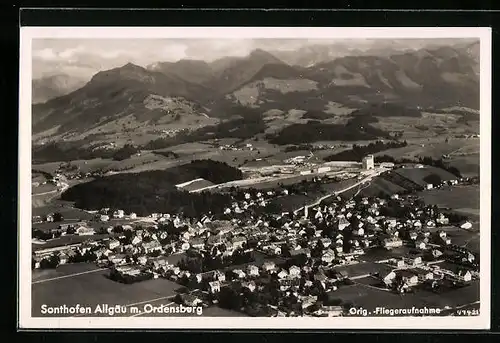 AK Sonthofen / Allgäu, Gesamtansicht mit Ordensburg, orig. Fliegeraufnahme