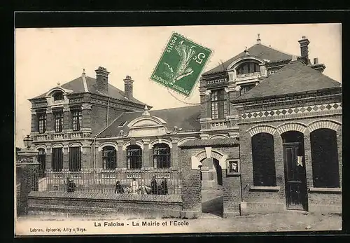 AK La Faloise, La Mairie et l`Ecole