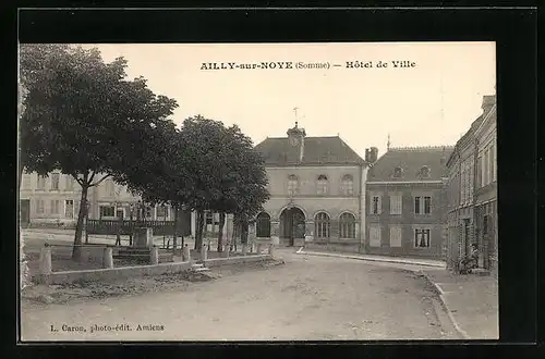 AK Ailly-sur-Noye, Hotel-de-Ville, Monument