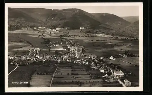 AK Rhodt / Pfalz, Totale aus der Luft gesehen