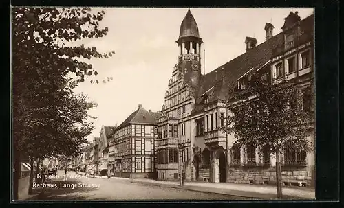 AK Nienburg / Weser, Langestrasse mit Rathaus