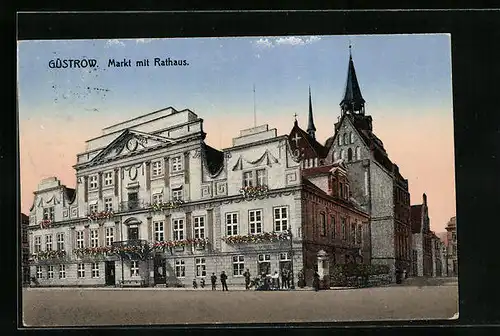 AK Güstrow, Markt mit Rathaus