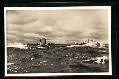 AK U-Boot vor der Küste