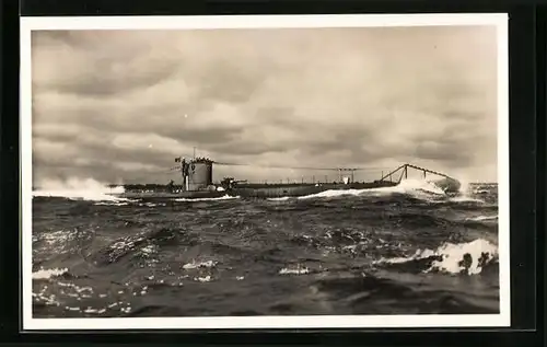 AK U-Boot vor der Küste