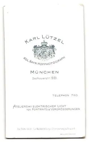 Fotografie Karl Lützel, München, Dachauerstr. 19-21, Älterer Herr im Anzug mit Brille und Vollbart